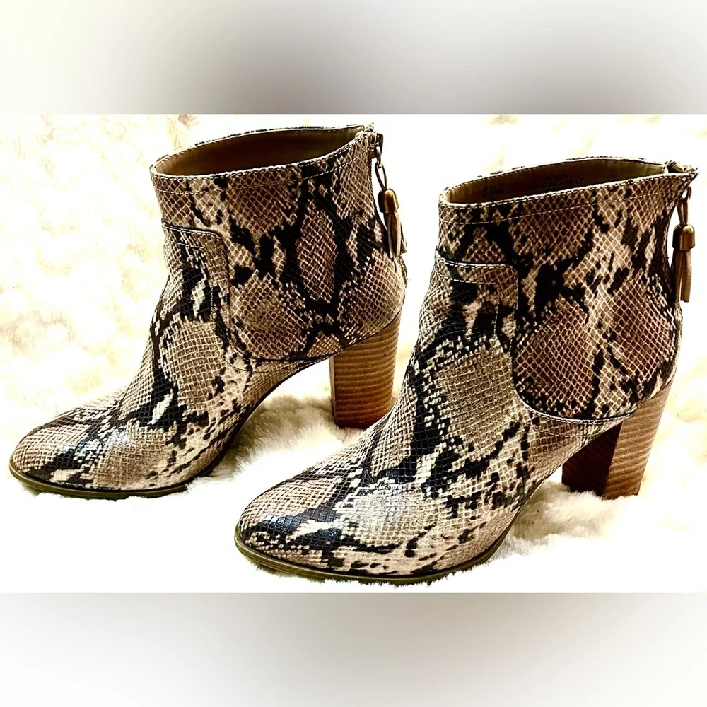 Anne Klein snakeskin chunky block heel ankle booties women’s size 7.5M - Picture 2 of 12